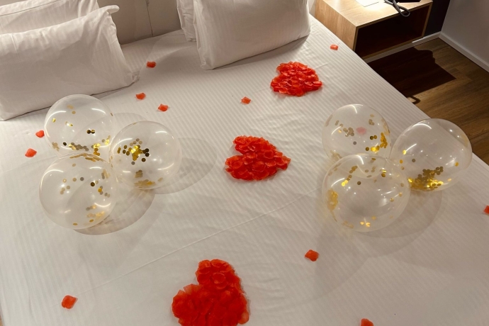 615803667 1562684388598643 477204750475646763 N